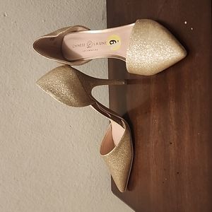 Chinese Laundry Goldtone heels